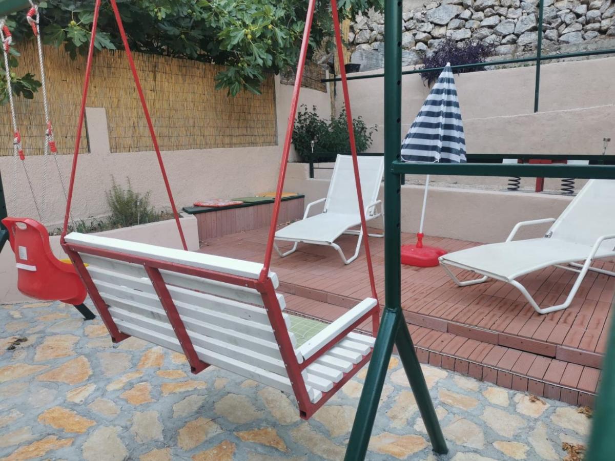 Big And Spacious Apartment In The Heart Of أوميس المظهر الخارجي الصورة