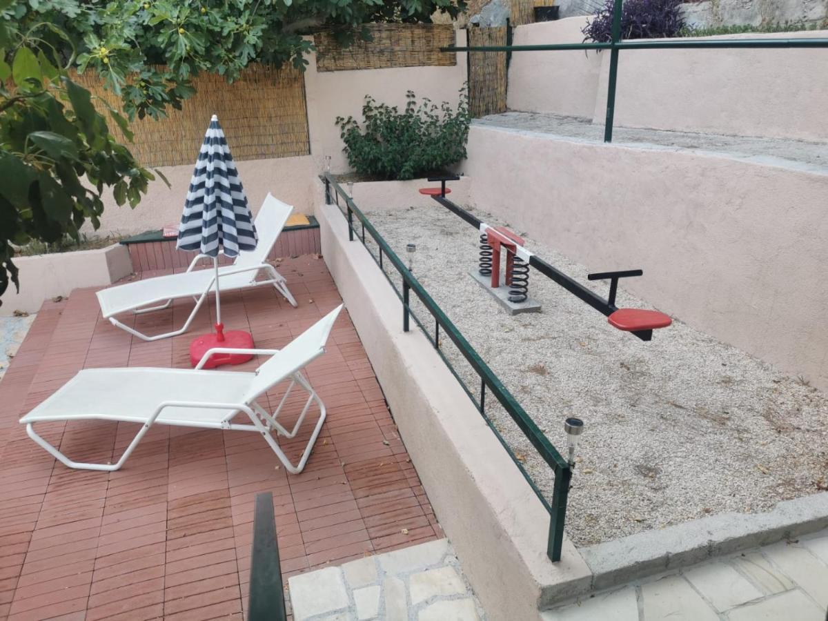 Big And Spacious Apartment In The Heart Of أوميس المظهر الخارجي الصورة