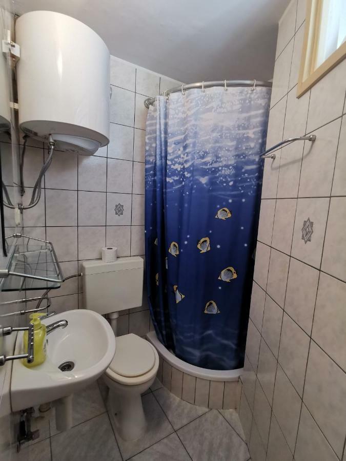 Big And Spacious Apartment In The Heart Of أوميس المظهر الخارجي الصورة